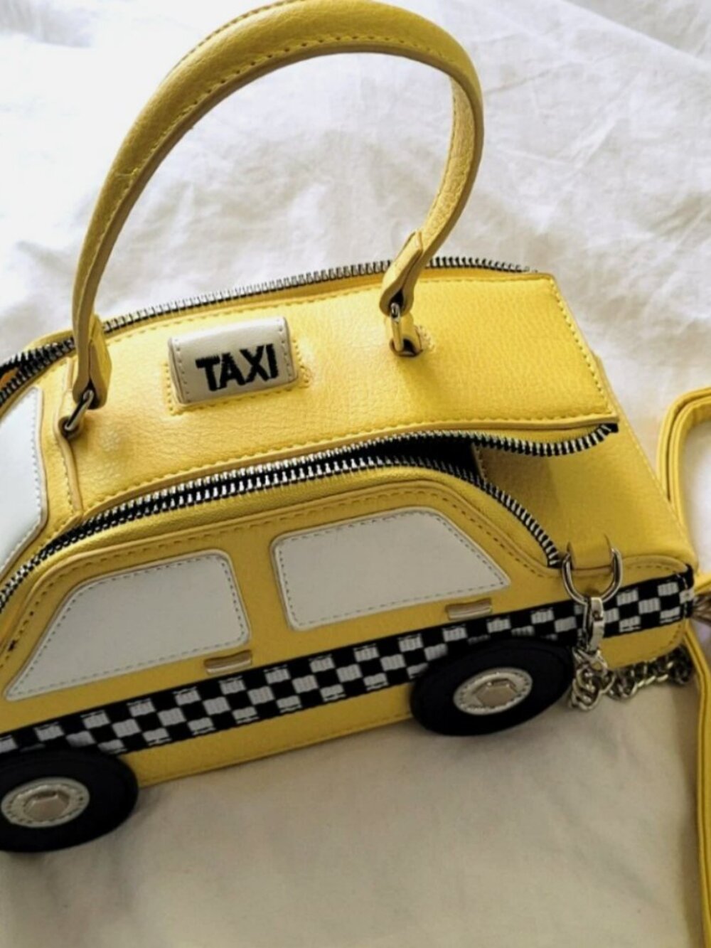 NY Taxi Cute Yellow Hand Bag with Shoulder Bag Strap YELLOW TAXI Excellent - Picture 8 of 10